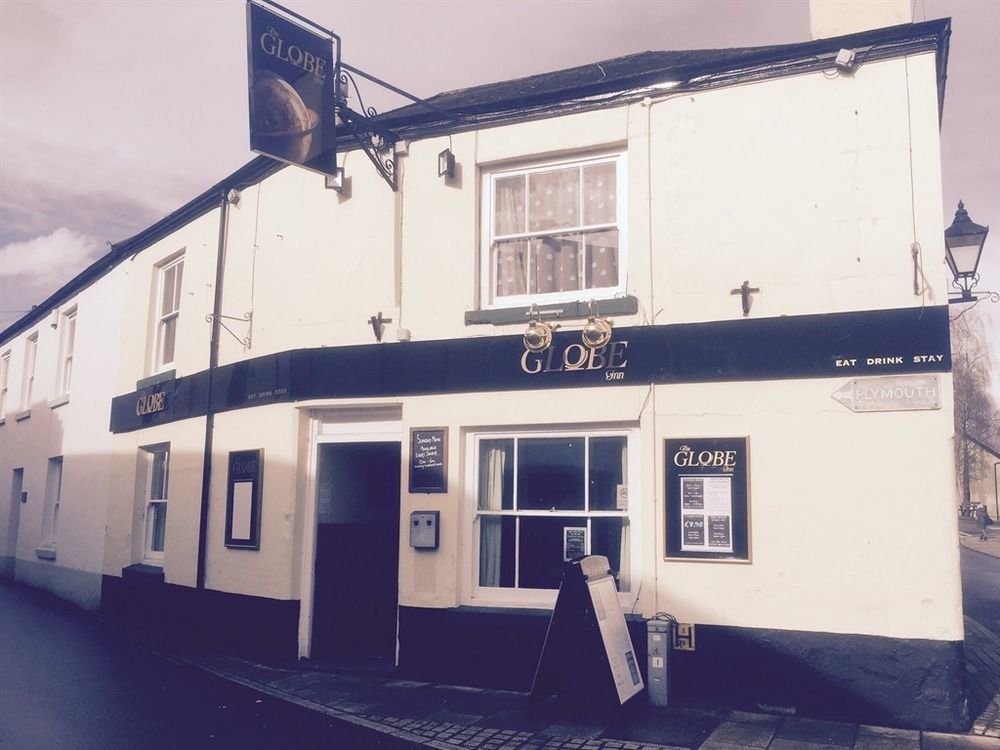 The Globe Inn Buckfastleigh Exterior photo