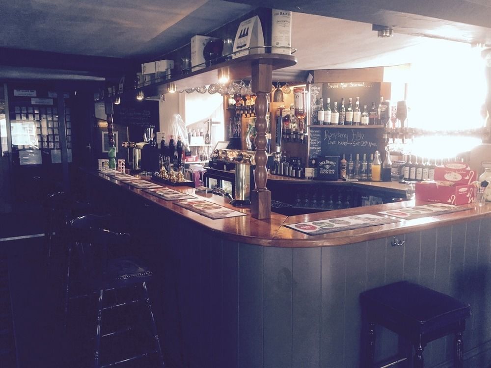 The Globe Inn Buckfastleigh Exterior photo