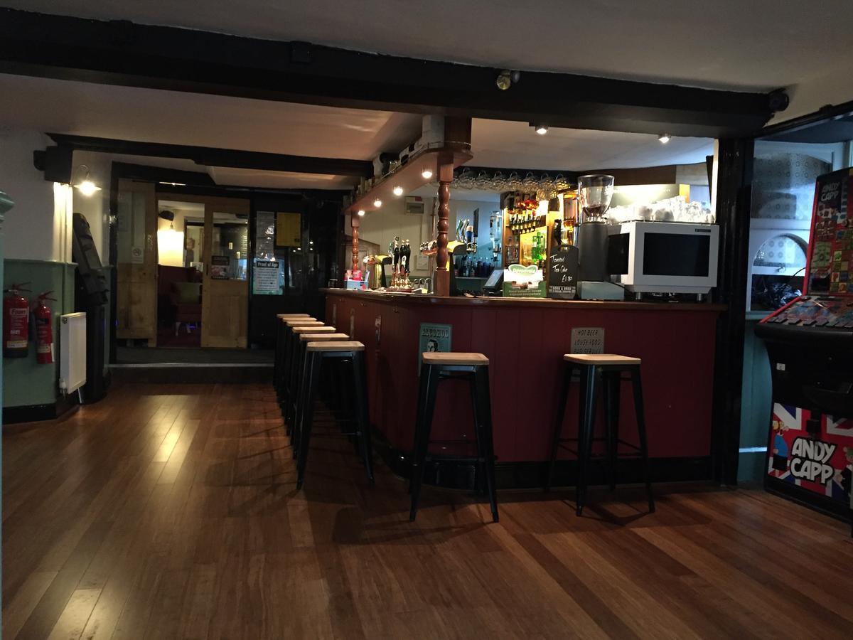 The Globe Inn Buckfastleigh Exterior photo